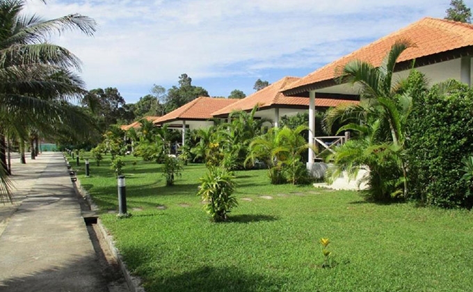 Saracen Bay Resort, Beach accommodation