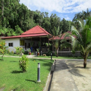 Villa with Garden View